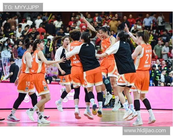 2020年12月22日北京队与辽宁队激战正酣精彩篮球对决回顾