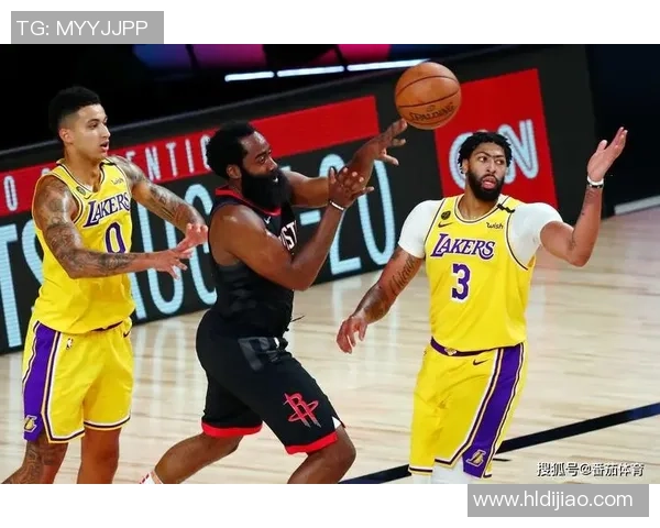 火箭与湖人季后赛首战精彩回放分析与战术解读